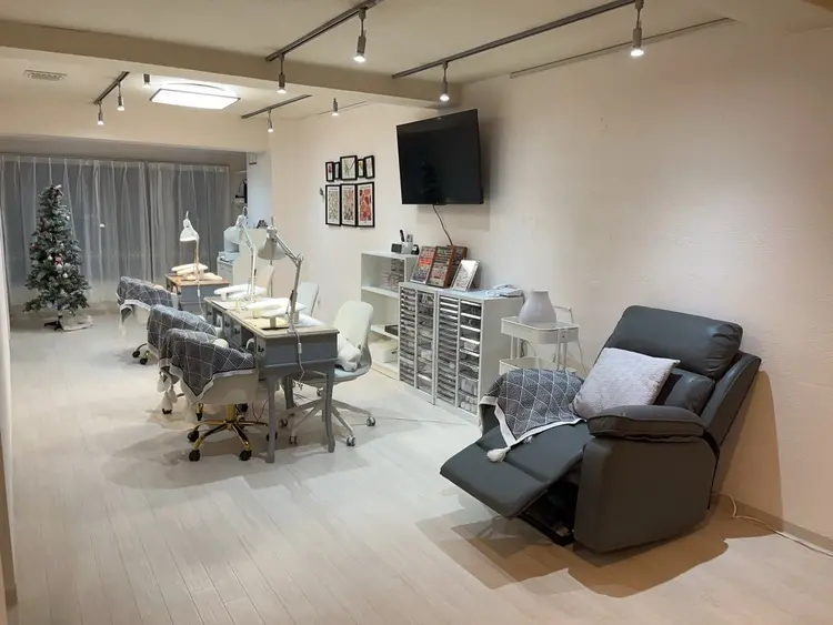 U.NI NAILの内観・外観1