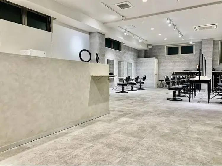 _WHITE難波店[アンダーバーホワイト]の内観・外観1