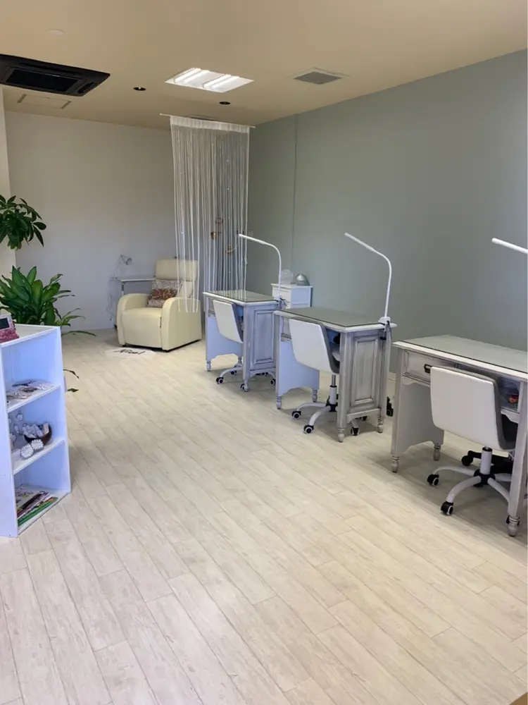 Momo Nailsの内観・外観1