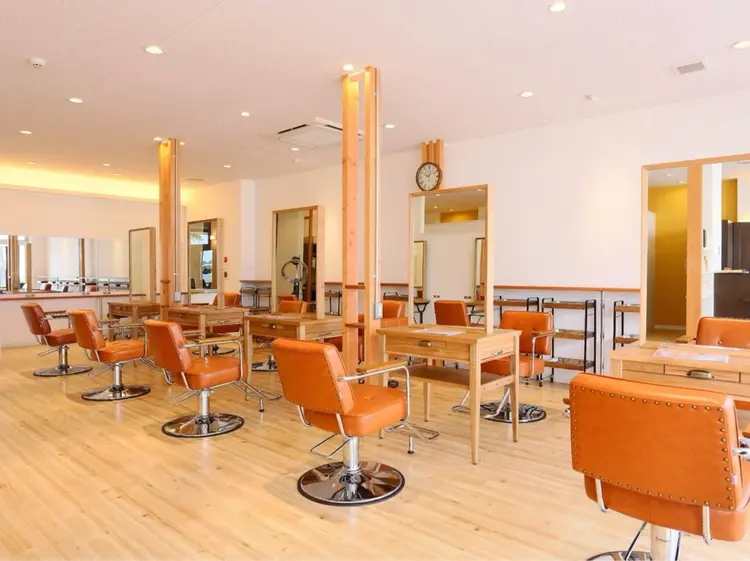 emu hair design 研究学園店の内観・外観1