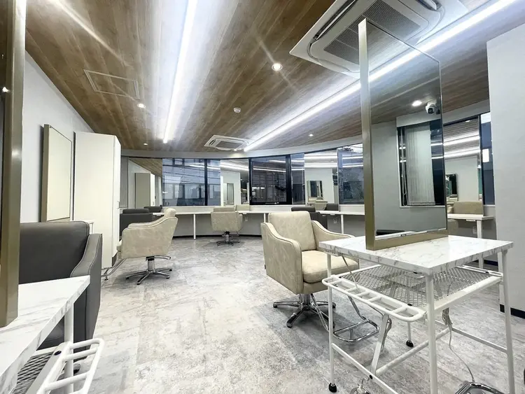 A BY WHOの内観・外観2