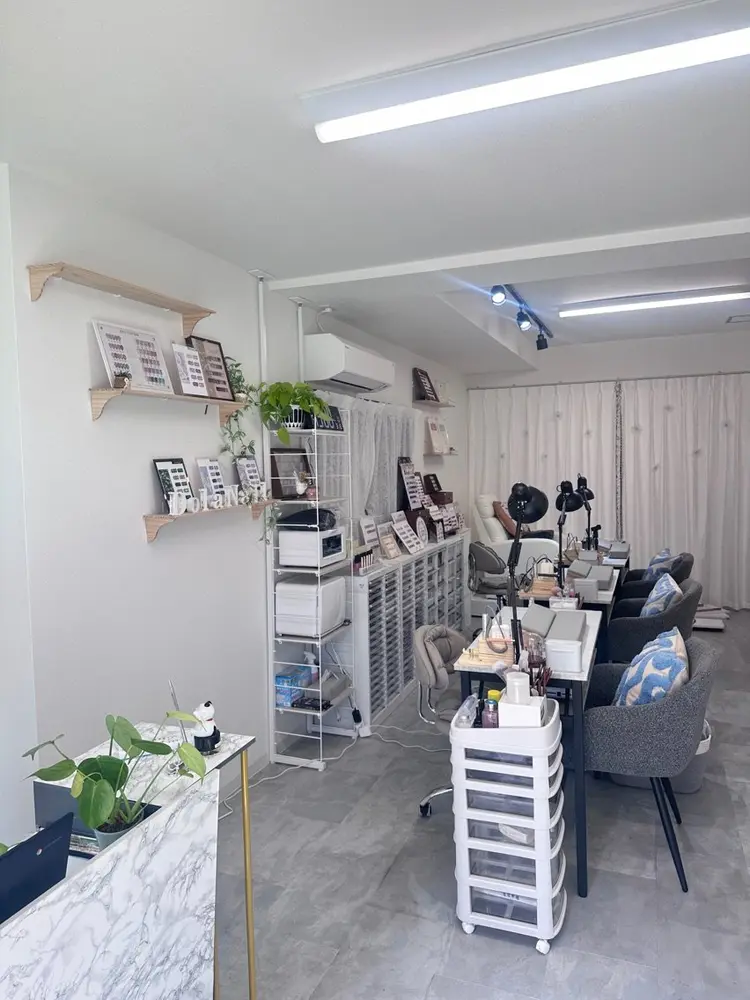 Dola　Nailの内観・外観2