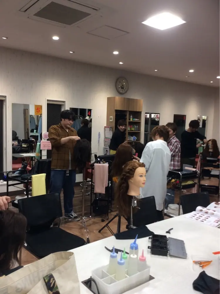 美容室HANAKOの内観・外観2