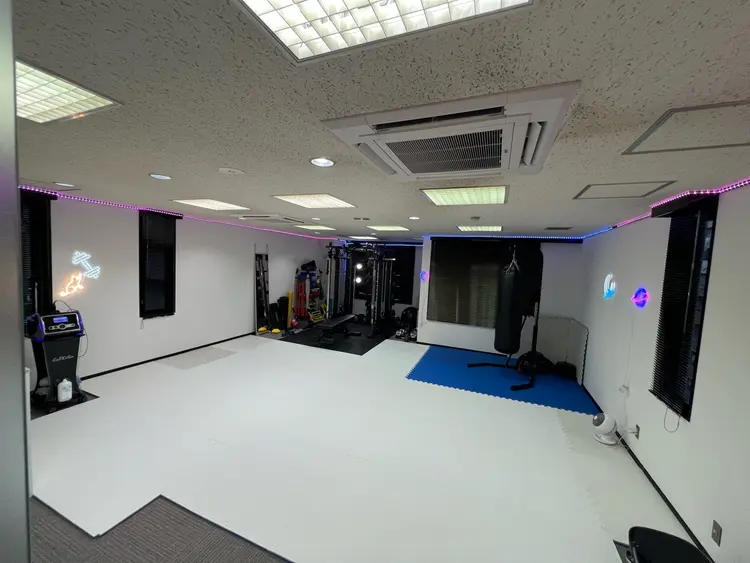 パーソナルトレーニングジムPTBπの内観・外観3