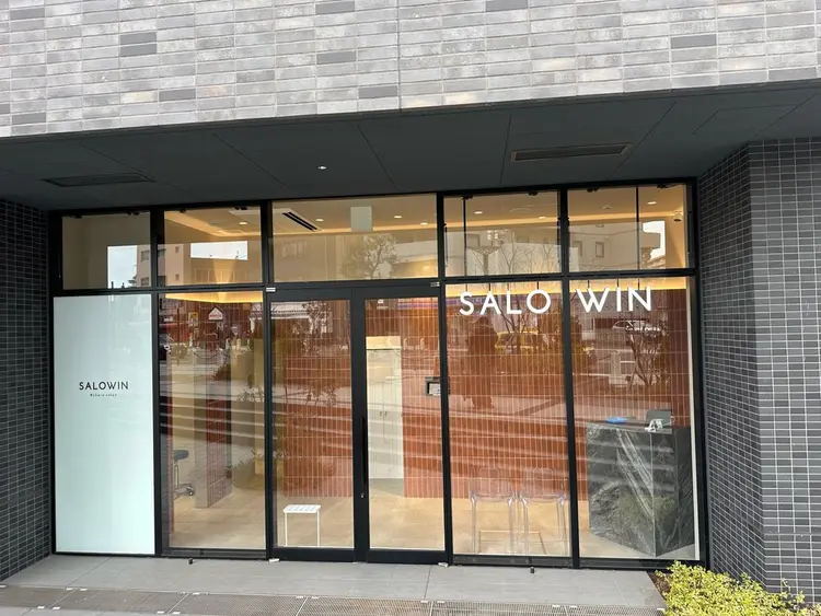 SALOWINの内観・外観1