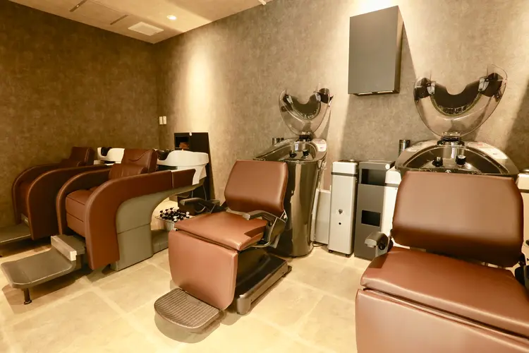 equal by Produce 町田駅前店の内観・外観2