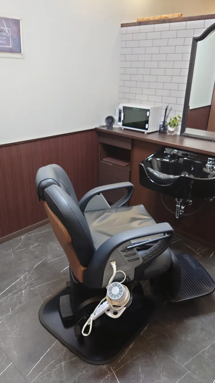 ヘアーサロン髪ing保谷本店の内観・外観1