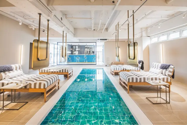 NOTNOWの内観・外観1