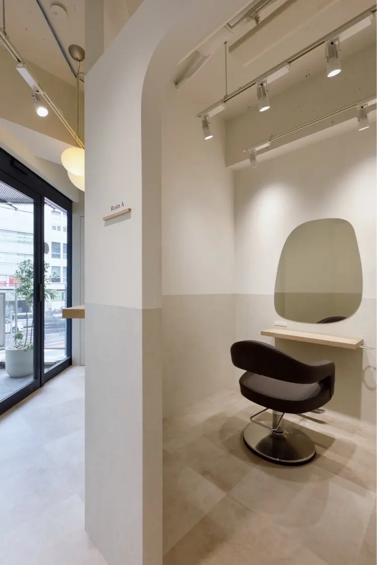 SALOWIN名古屋本山店の内観・外観1