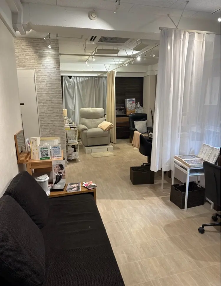 nail salon esilaranteの内観・外観1