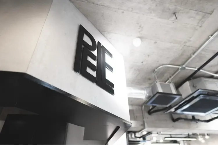 PELEの内観・外観2