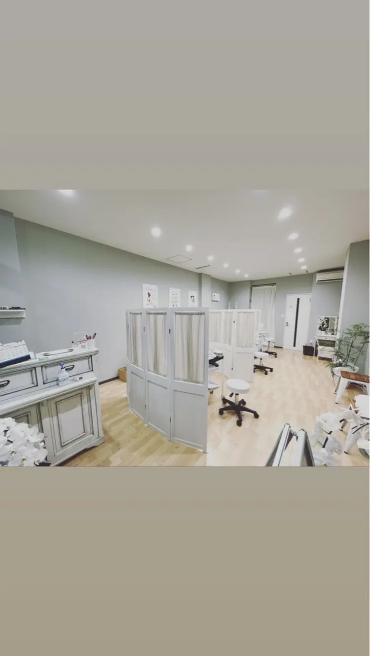 WHITE EYE甲府店の内観・外観1