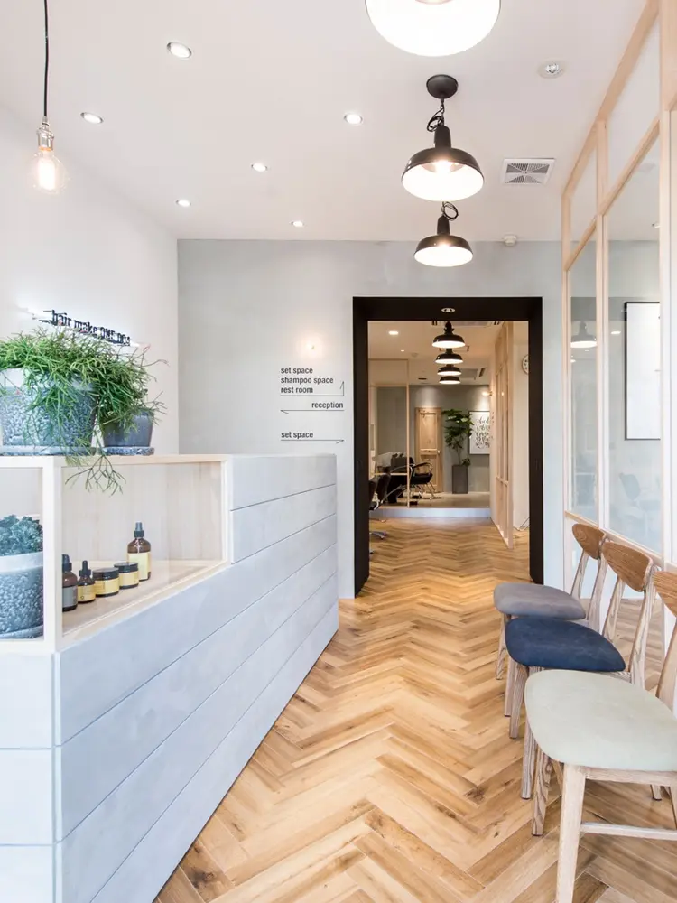 hair make one 004の内観・外観1