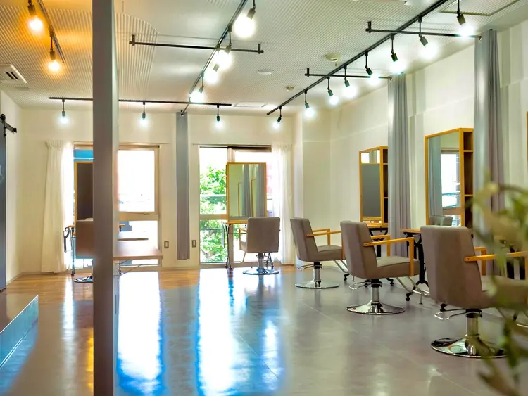 initの内観・外観2