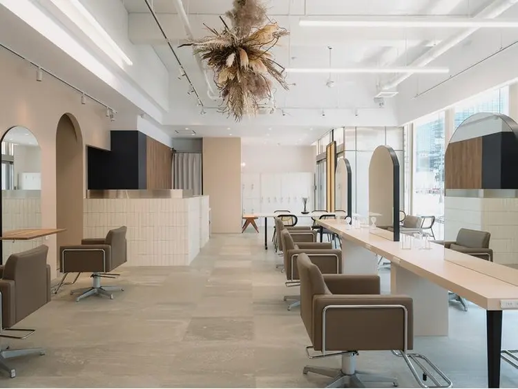 AVANCE.箕面店の内観・外観2