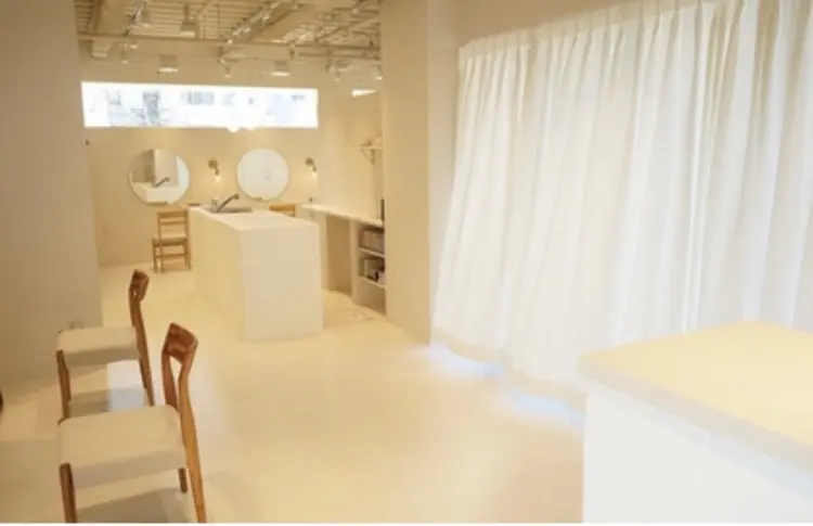 rokaの内観・外観1