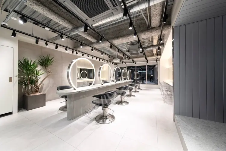 lond uluの内観・外観1