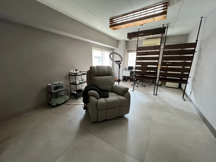 ニーマルキュウの内観・外観1