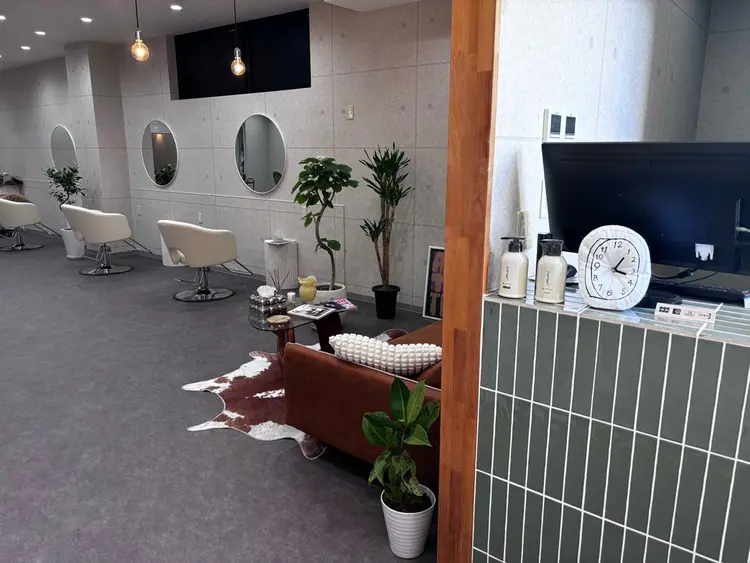 SOLの内観・外観1