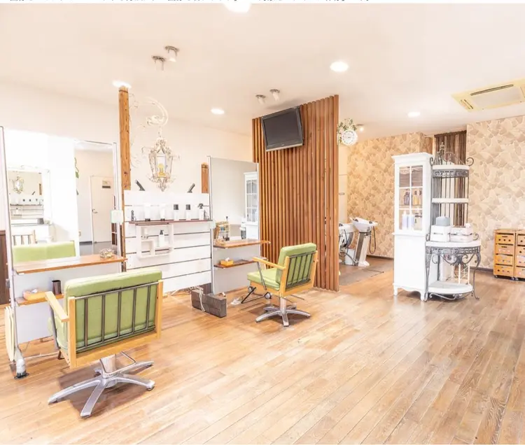 Ten Tante the coiffure(タンタント・ザ・クワフュール)の内観・外観1