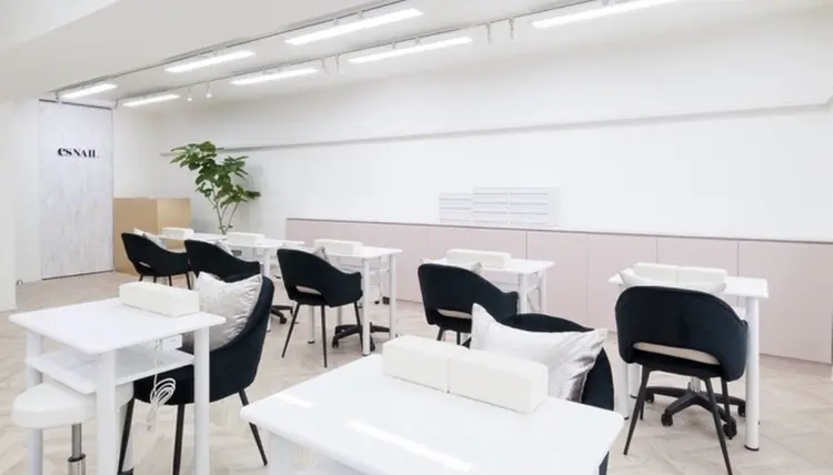 esネイルの内観・外観1