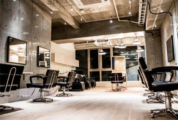 MEN'S HAIR PERCUT 下北沢北口店の内観・外観1