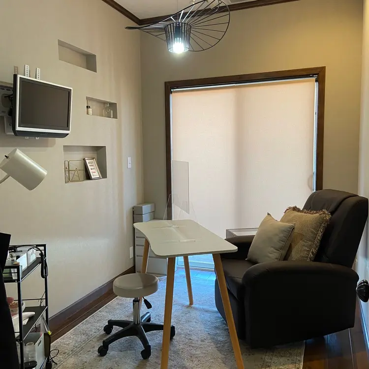 nail salon  ADOREの内観・外観1