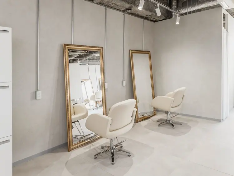 Maison Annex【心斎橋/レイヤーカット/ブリーチなしダブルカラー/髪質改善カラー】の内観・外観1