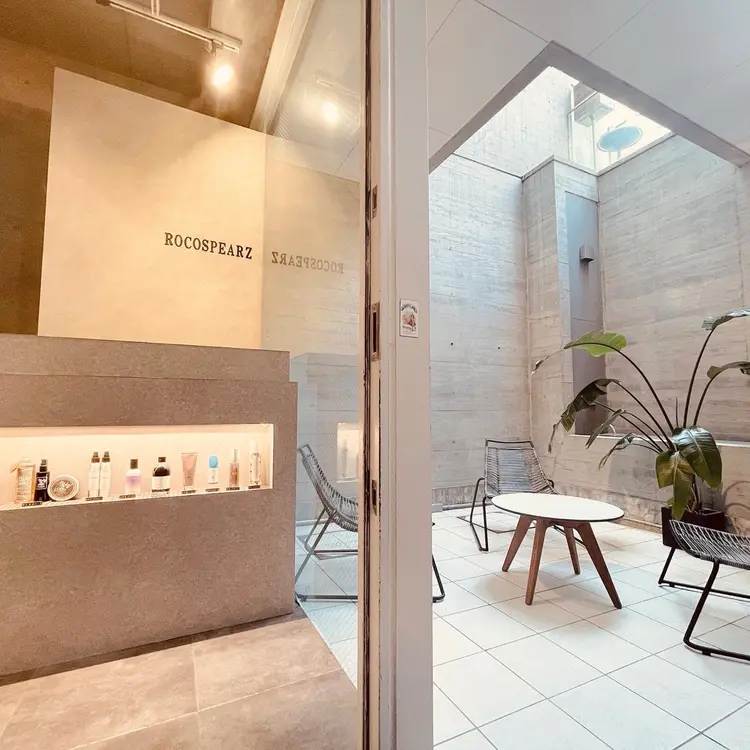 ROCOSPEARZの内観・外観1