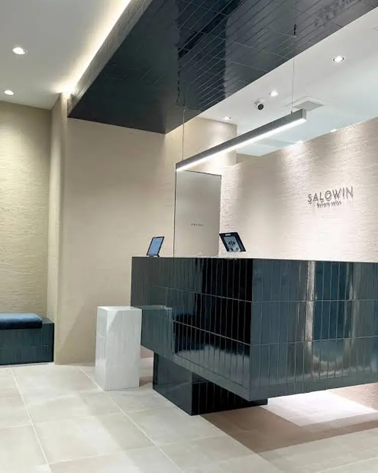 SALOWIN 三軒茶屋店の内観・外観1