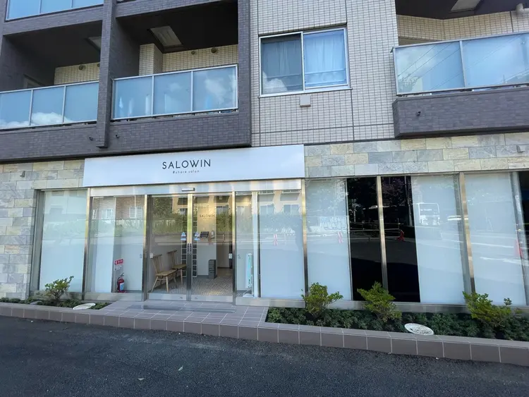 SALOWIN調布店の内観・外観1