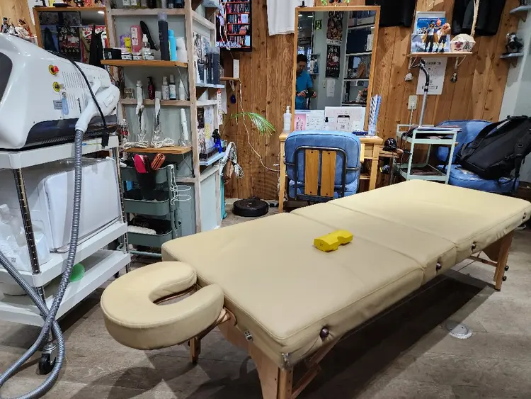 CHAINONの内観・外観1