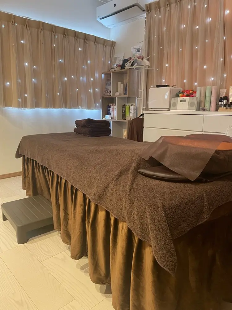 リラクゼーション＆エステサロンCALMEの内観・外観1