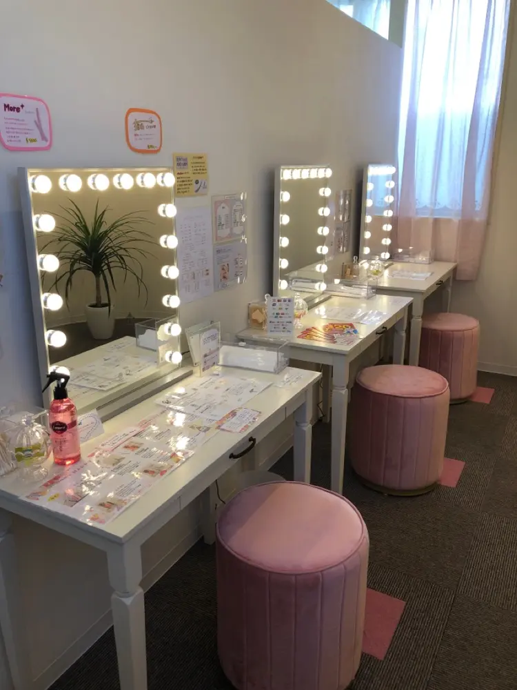 MADEMOREマドモア 伊丹店の内観・外観3