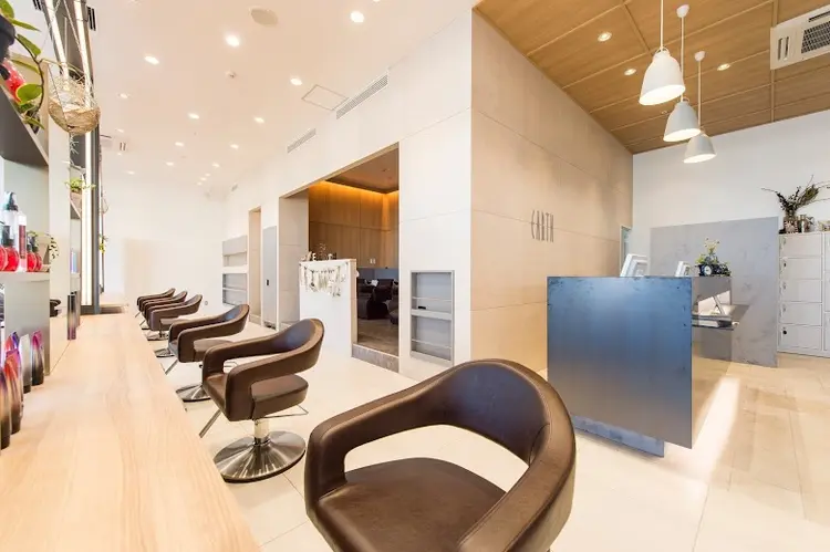 Earth  Authentic 草津エイスクエア店の内観・外観3