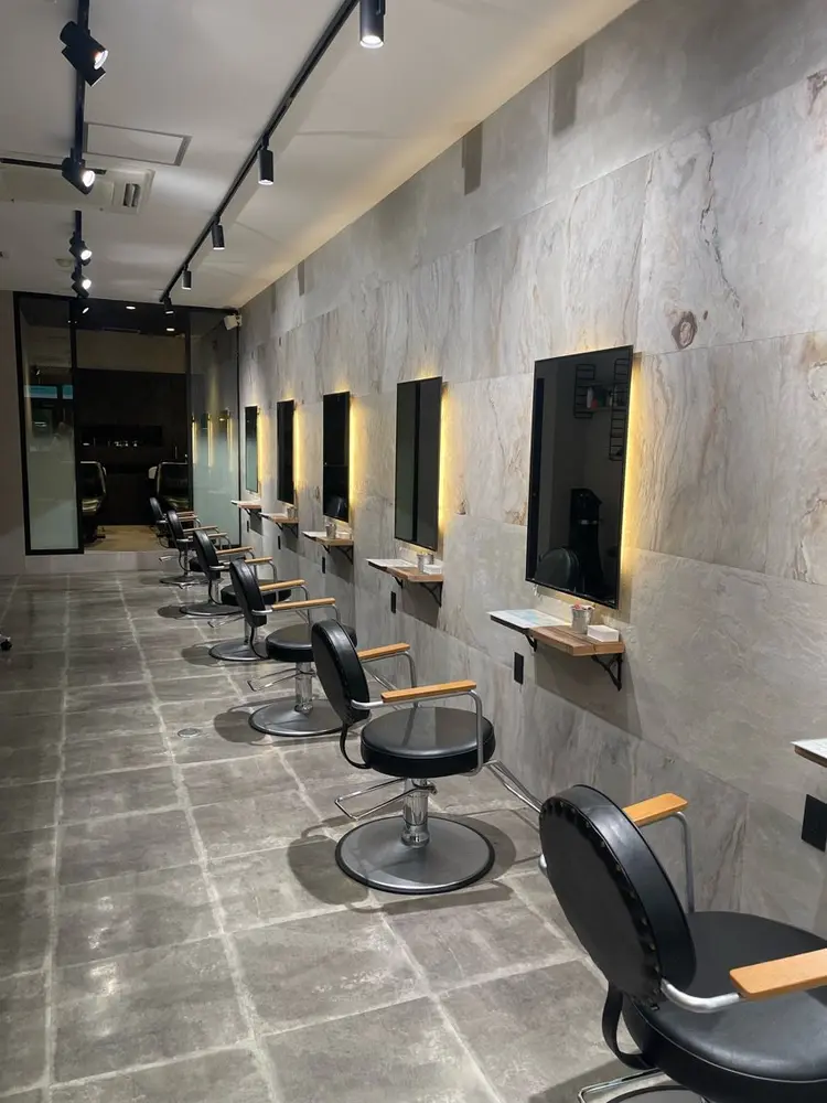 La fith hair SHIN 大分の内観・外観2