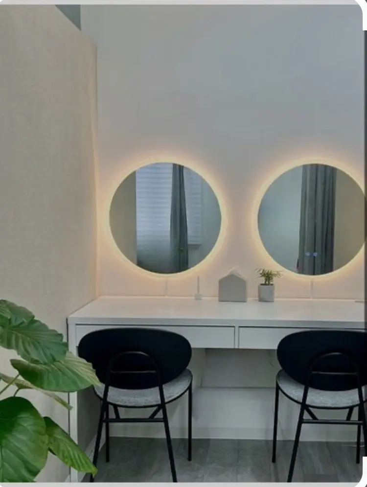 and me 月島店の内観・外観1