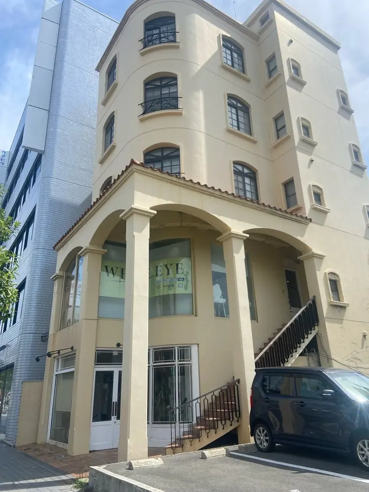 WHITE NAIL 佐賀店の内観・外観1