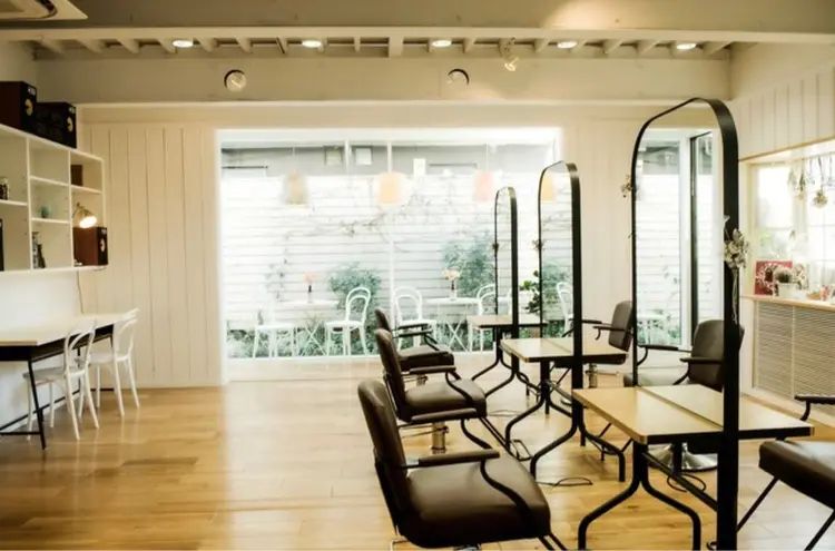 Garland　表参道の内観・外観3