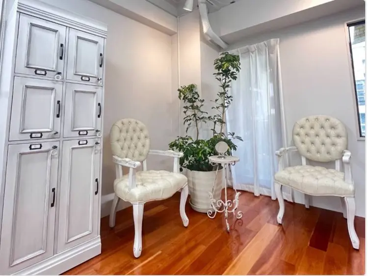 カラーサロンヨシトモの内観・外観1