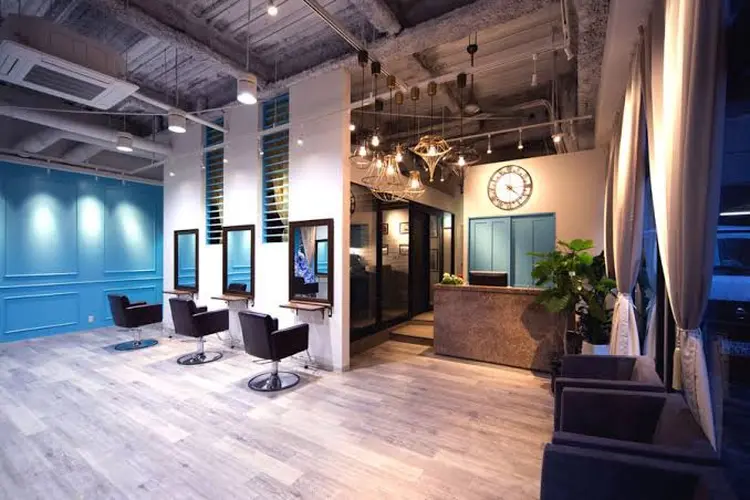 VARMA 江坂店の内観・外観2