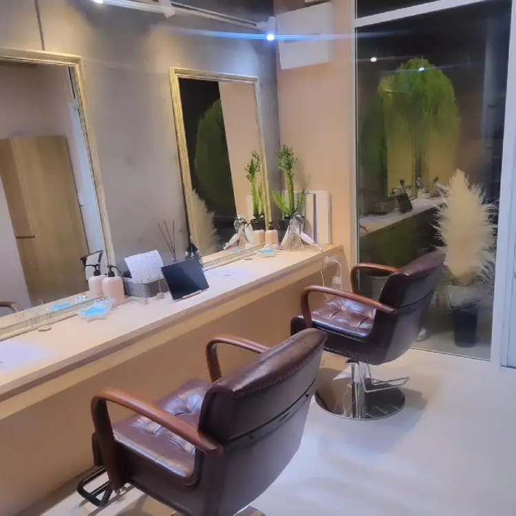 カラー専門店 PuPuの内観・外観1