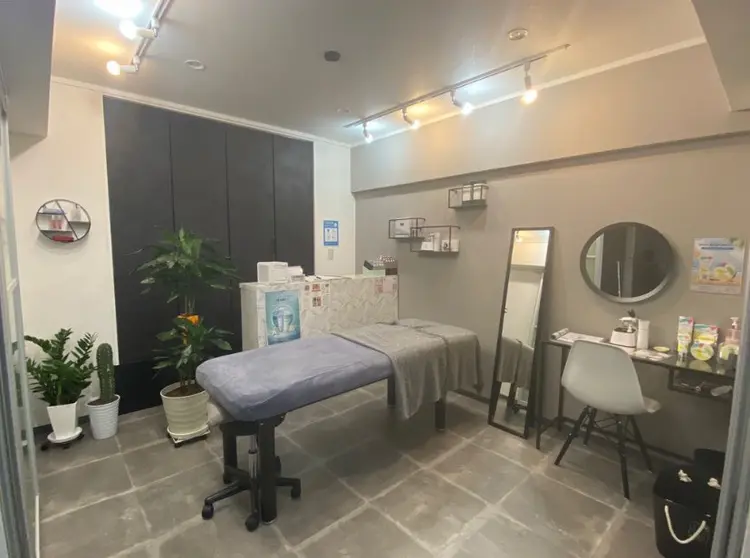 LUSH  LASHの内観・外観1