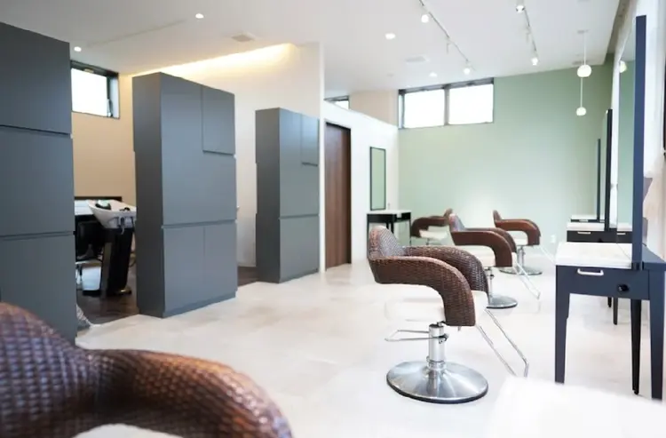 美容室ブルームの内観・外観2