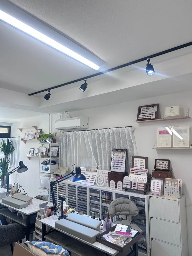 Dola　Nailの内観・外観1