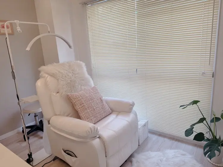 na2nails&eye salon【ナツネイルズ&アイサロン】の内観・外観1