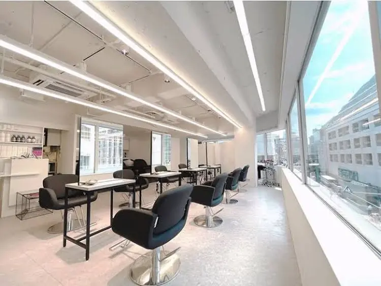 PELEの内観・外観2