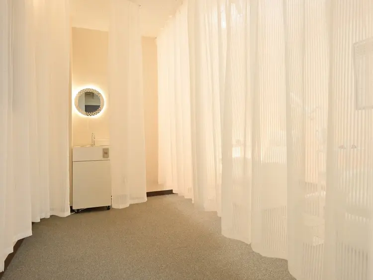 セルフホワイトニング専門店&Riの内観・外観1