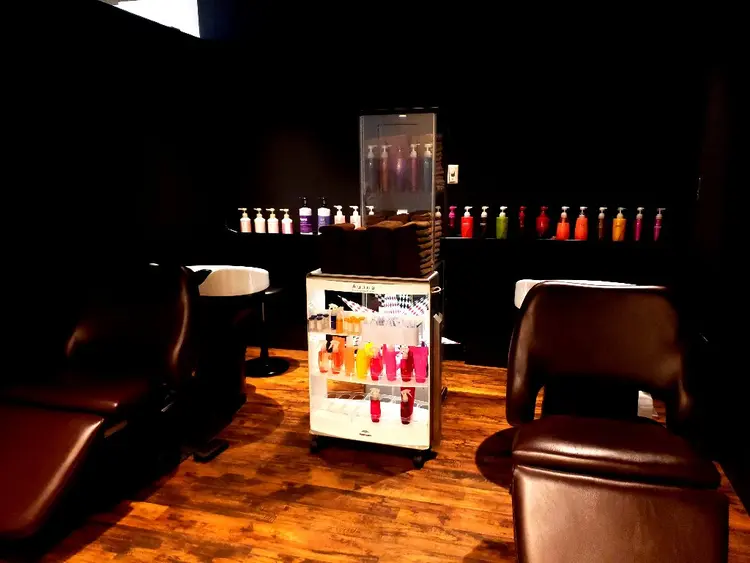 Hair Lounge Run Way'sの内観・外観2