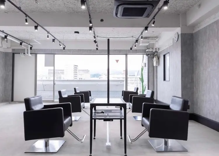 TIDEHAIR 高槻店の内観・外観1